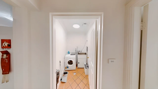 102 Abercrombie St - Sydney student accommodation - 5 bed 5 bath