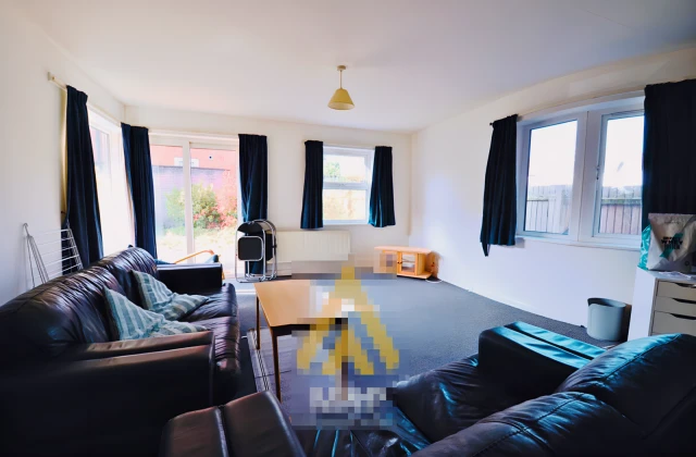 Entire Place·4B2B···Flat1, Stephens Court, Selly Oak 4
