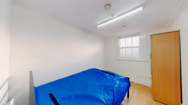 West Cromwell Road 29246# 3