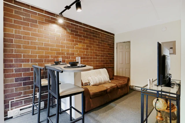 405 E WHITE ST, CHAMPAIGN, IL 3