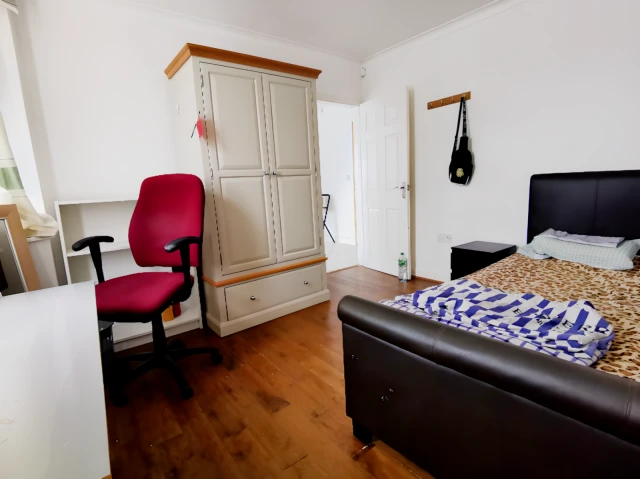 Radford Bridge Road 4