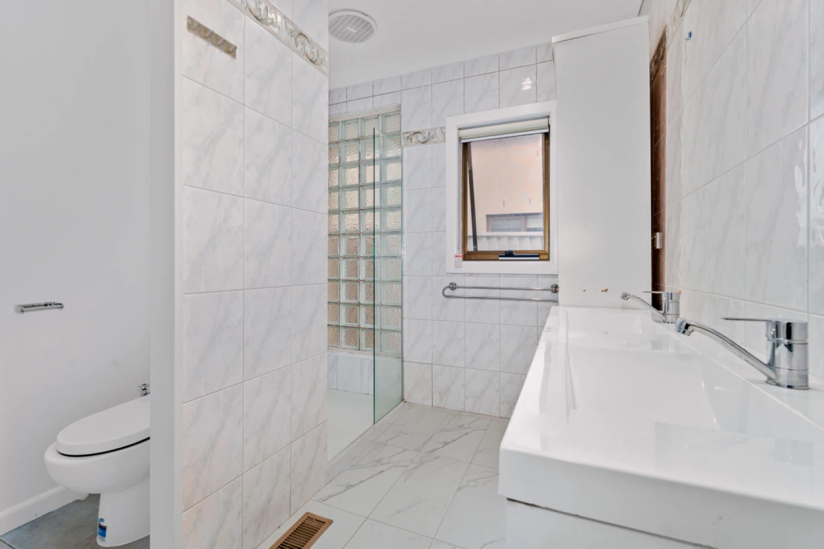 74 Railway Parade South 0