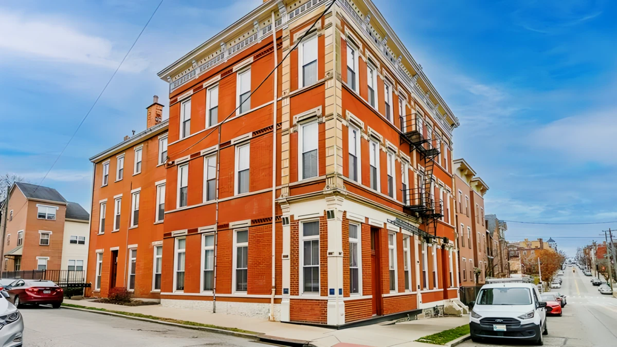 213-215 E University Avenue - Cincinnati student accommodation