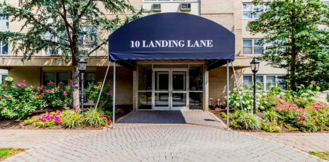 10 Landing Lane 1