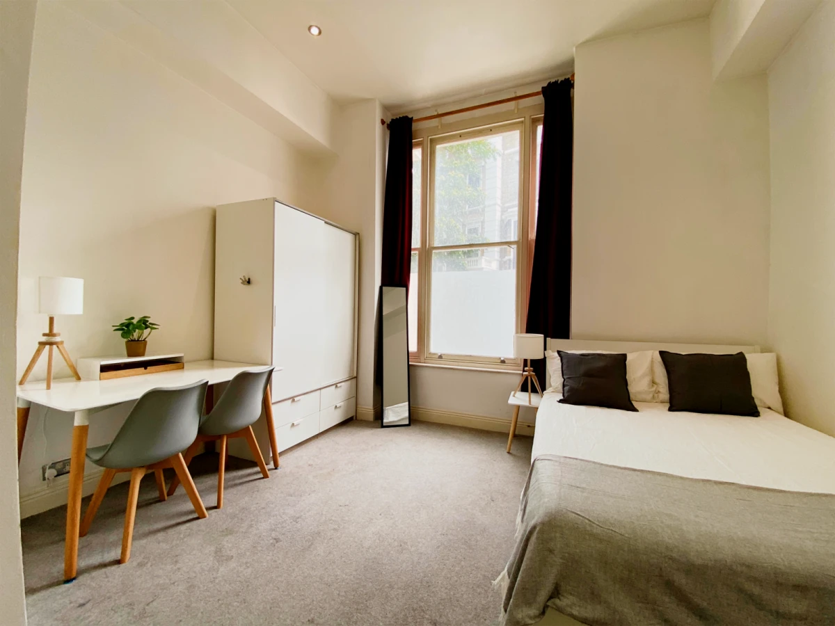 LH-3-5 Collingham Place 0