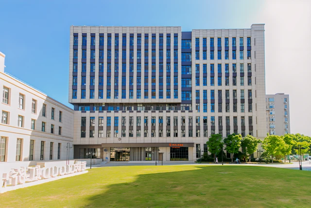 New Hongqiao Hechuan Road Store - CJIA Apartment
