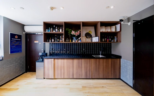 Zhongguancun Liudaokou Metro Station Store - CJIA Apartment 4
