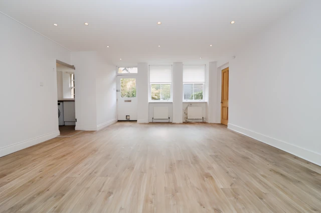 Grosvenor Crescent Lane, Dowanhill G12 9AB 3