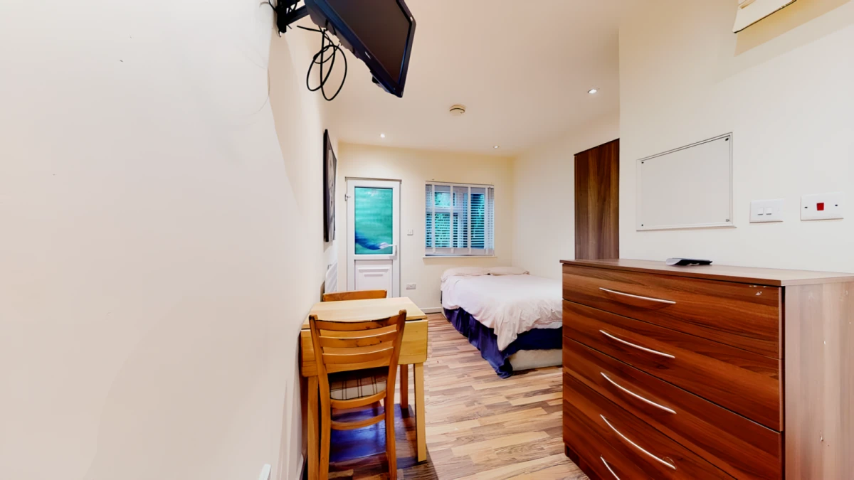 Chatsworth Road 12870# 0
