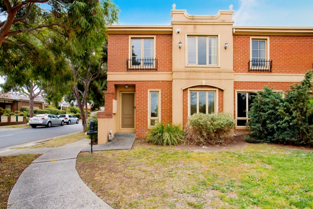 9 Garden Close, Kingsbury