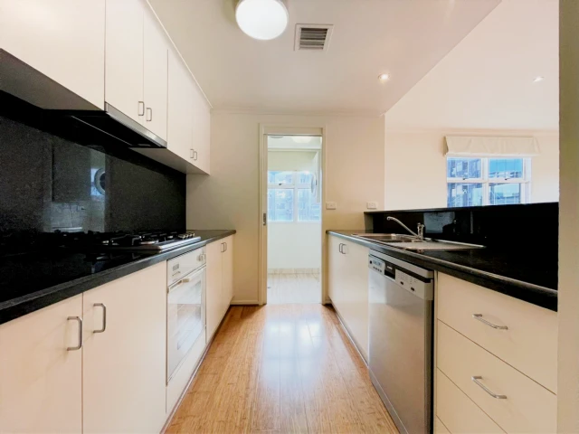502/26 Queens Road,Melbourne,Victoria 3004 3