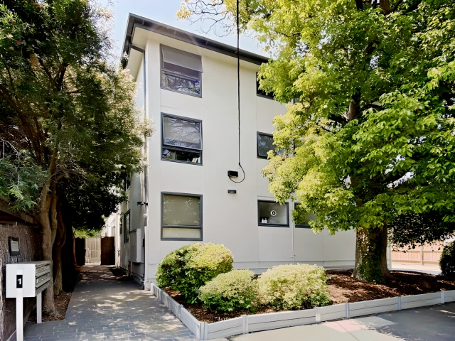 1 Wrexham Road 1
