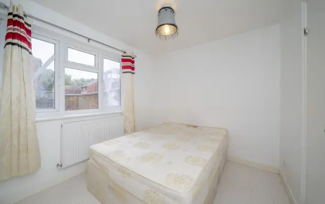 Remington Road, London,  E6 5SW 4