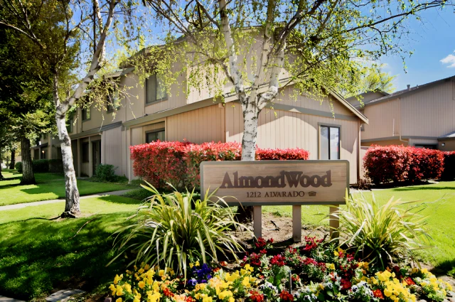 Almondwood Apartments 4