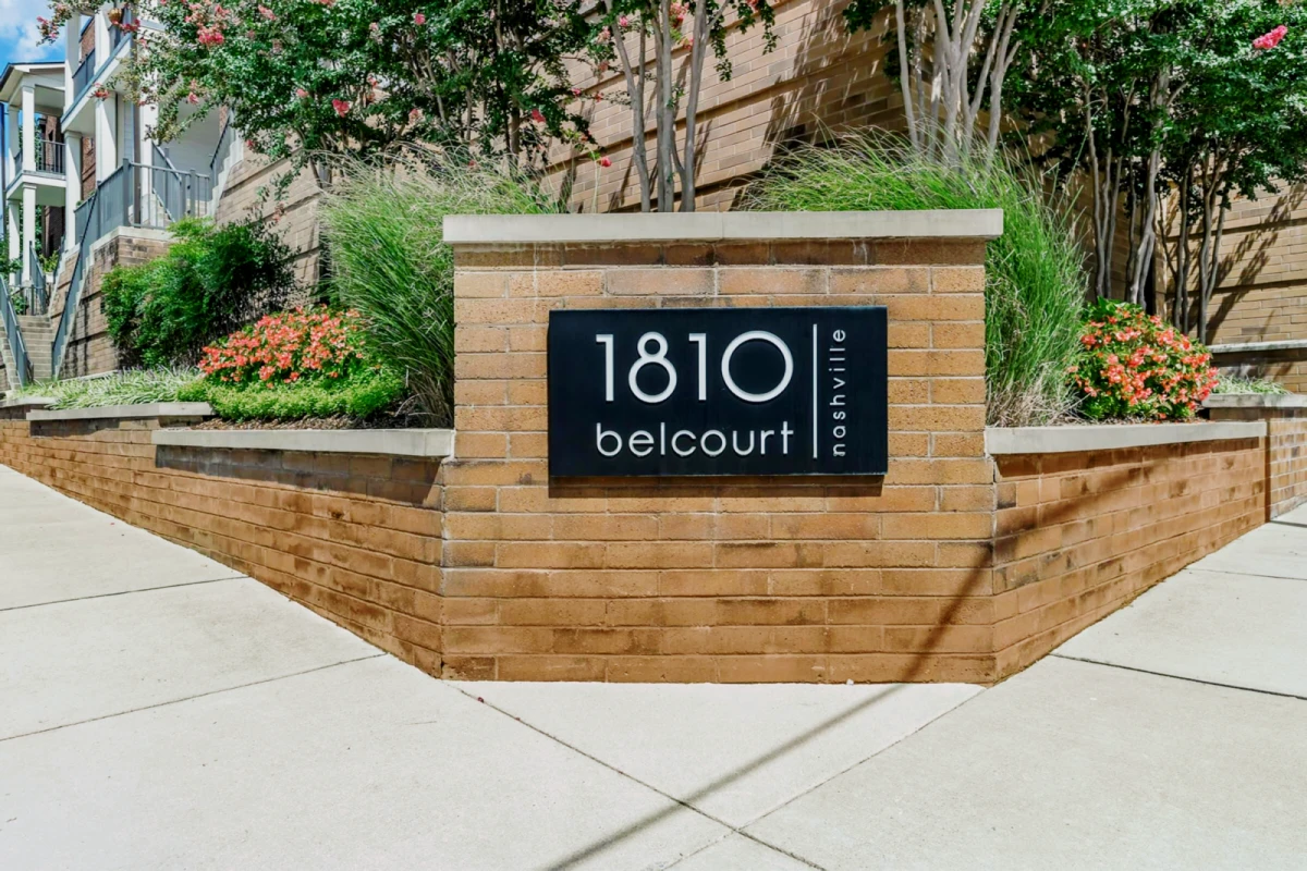 1810 Belcourt 0