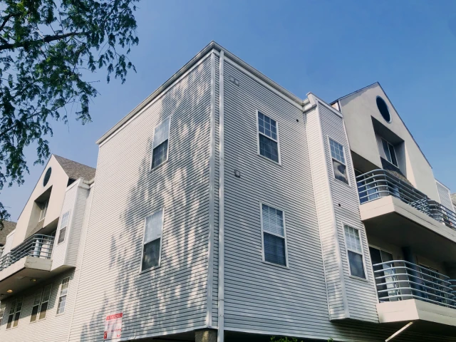 52 E Armory, Champaign, IL 61820 2