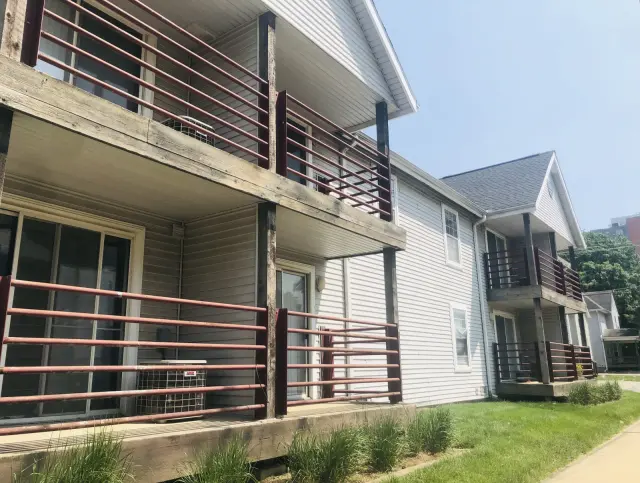 301 E Clark , Champaign, IL 61820 4