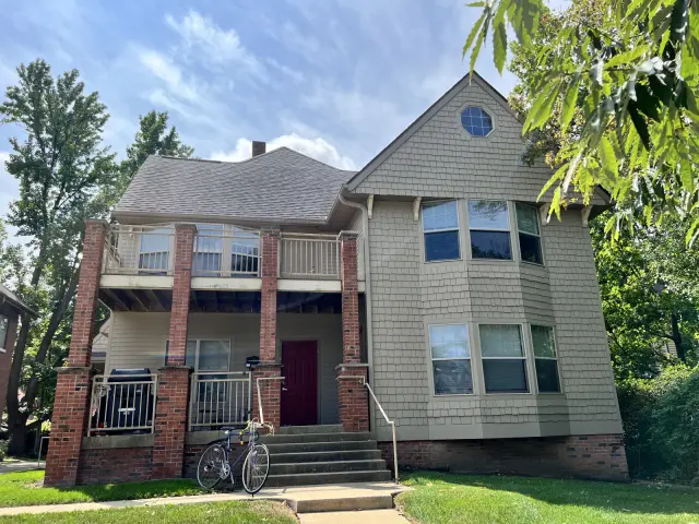 605 W. Green, Urbana, IL 61801 2