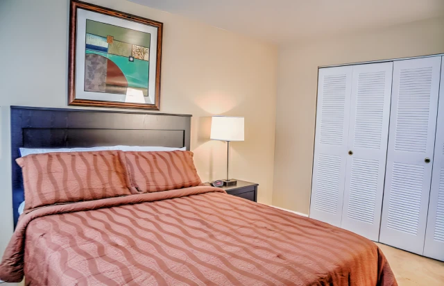 5528 Pershing Ave Unit 203 1