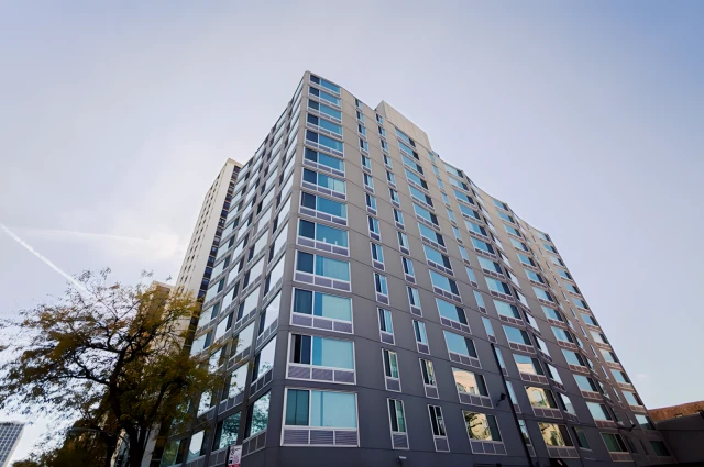 Covington - 4600 N Clarendon Ave 2