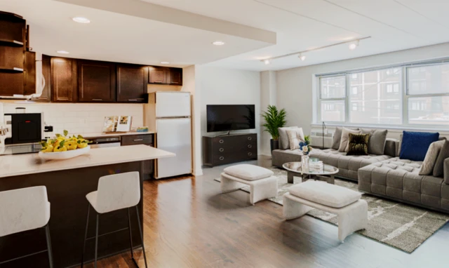 Kenmore Place - 6119 N Kenmore Ave 3