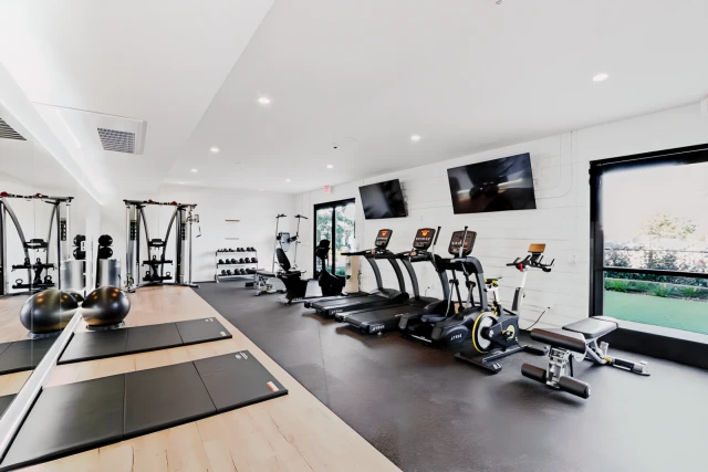 Sepulveda West Apartments 4
