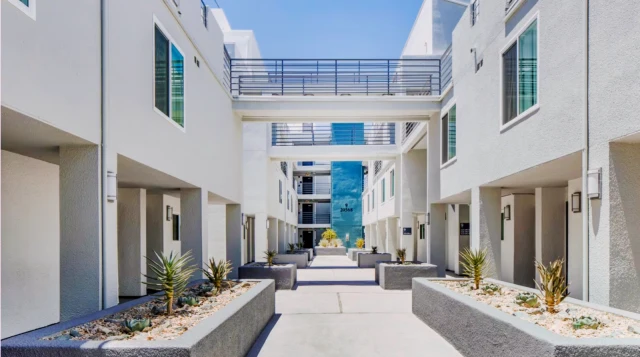 Avalon Woodland Hills 1