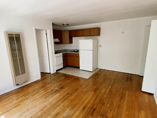 311 South Prairie Street 1