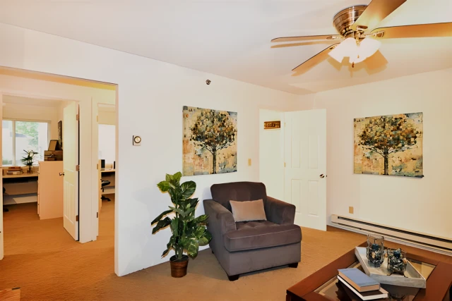 1004 W. Main, Urbana 3