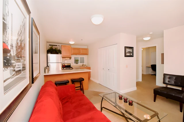 908 W. Stoughton, Urbana 1