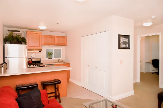 908 W. Stoughton, Urbana 2