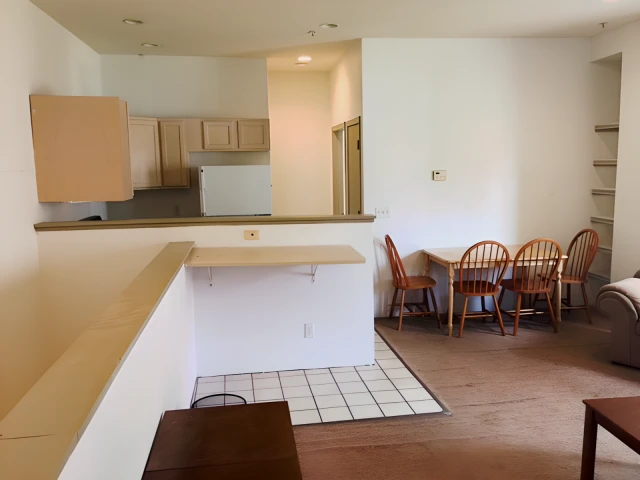 305 E. John St, Champaign, IL 61820 2