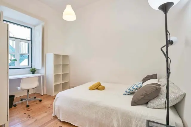 Apartamento em R. Pascoal de Melo 58, 3º esq - PM-1E 3