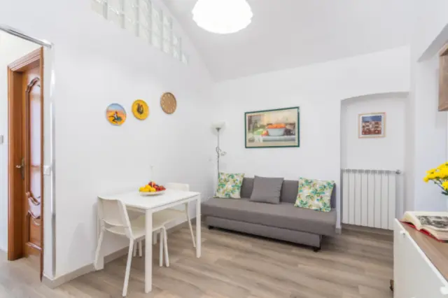 apartment near Piazza della Repubblica 1