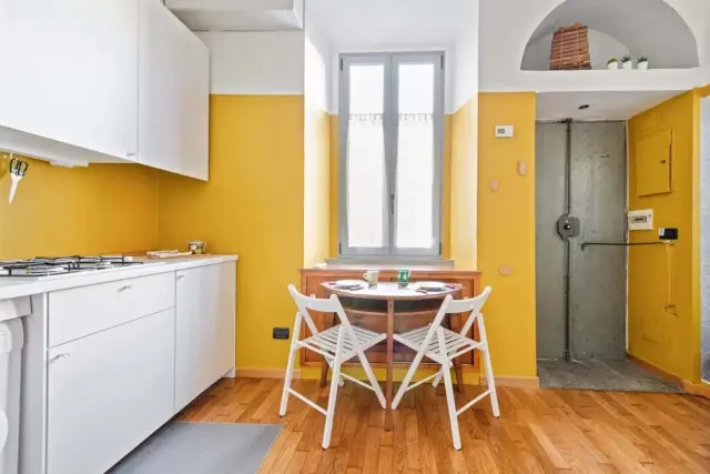 Apartment in Via Cerano 15 3