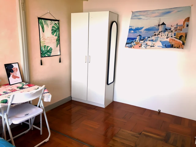 Room 2406, Siu Hong Siu Sun Court, Tuen Mun (female) 4