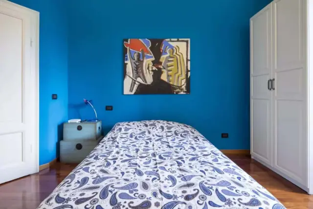 Stunning apt in the design district 3