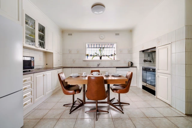 2 Pavo St, Balwyn North 2