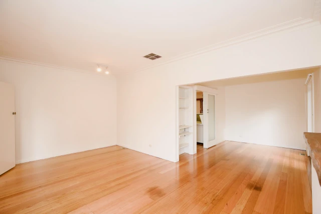 65 Russell Crescent, Doncaster East 1