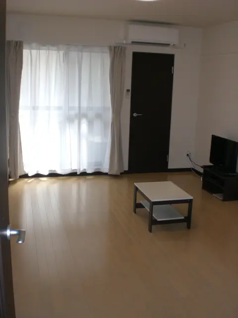 レオネクストやまとⅡ 101号室 2