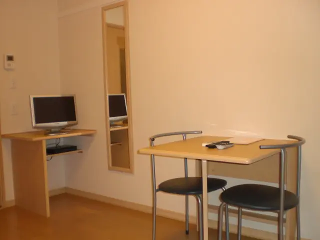 レオパレスフェリーチェ 103号室 1