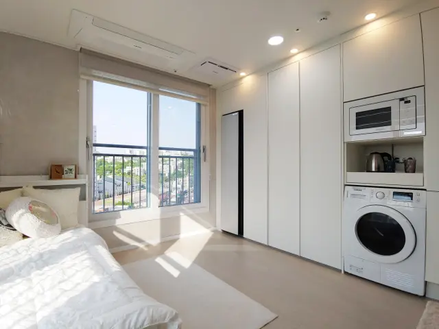 One-bedroom apartment near Sinchon 1