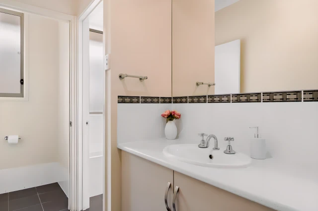 3BR Home-City Fringe Location-Free WiFi & Parking 4