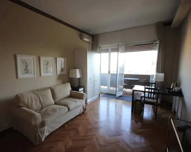 Studio Apartment | Piazza Buonarroti | Fiera area 4