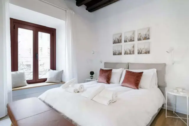 Soak up the Crisp, Minimal Vibe at a Light-Filled City Oasis 4