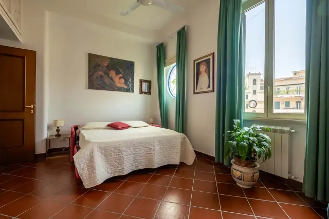 Viale delle Medaglie d'Oro 1