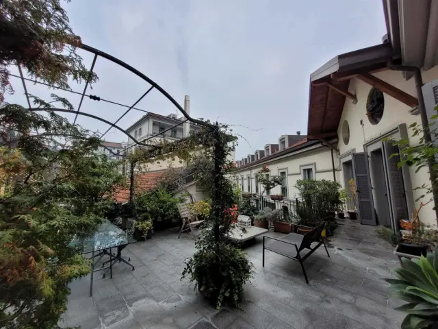 Three-Bedroom Apartment | Via Paolo Sarpi | Zona Chinatown 4