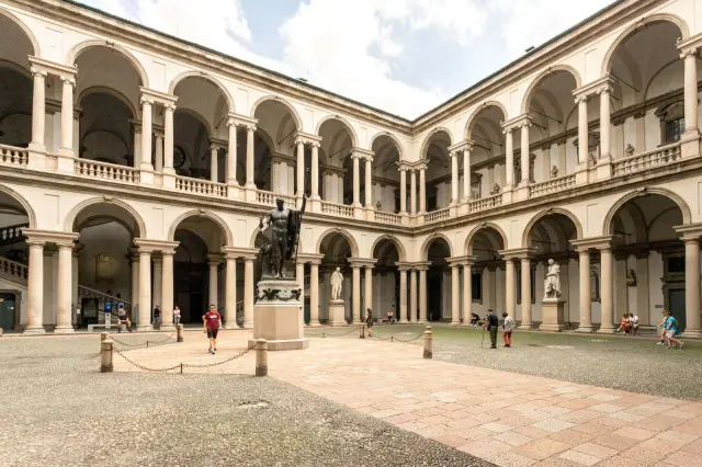 Pontaccio 4