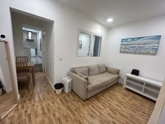 Cozy T1 Apartment for rent in Lisbon 0