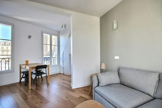 Rue Joseph de Maistre 3